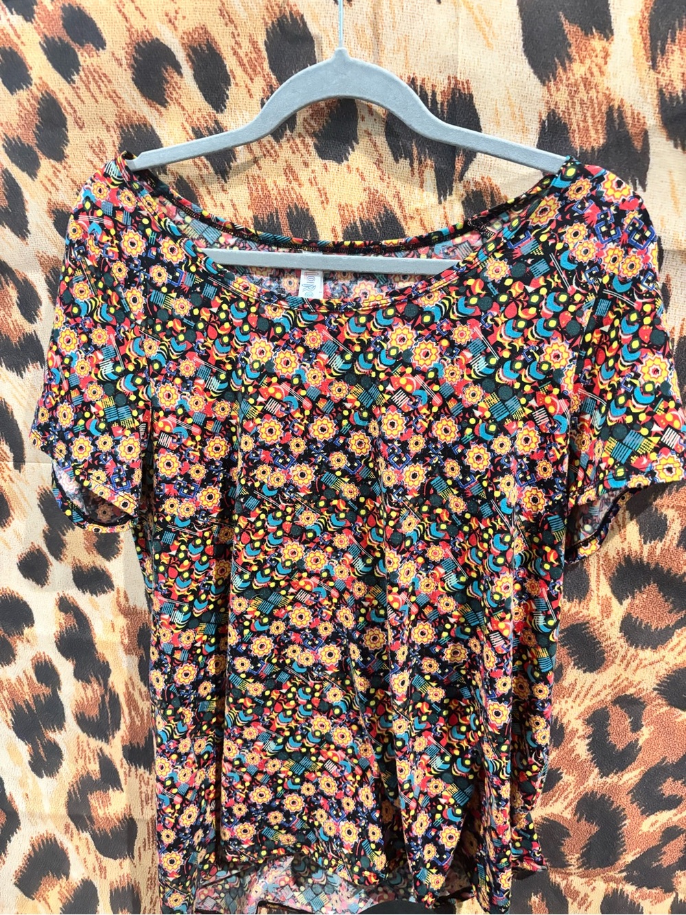 LuLaRoe Black Multicolor Floral Scoop Neck Tee